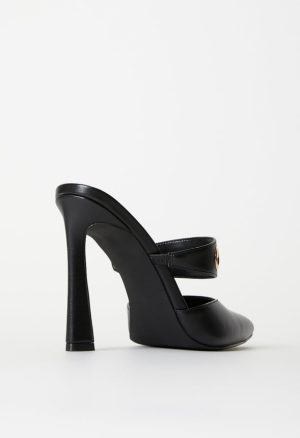 Whit Pointed Toe Pump